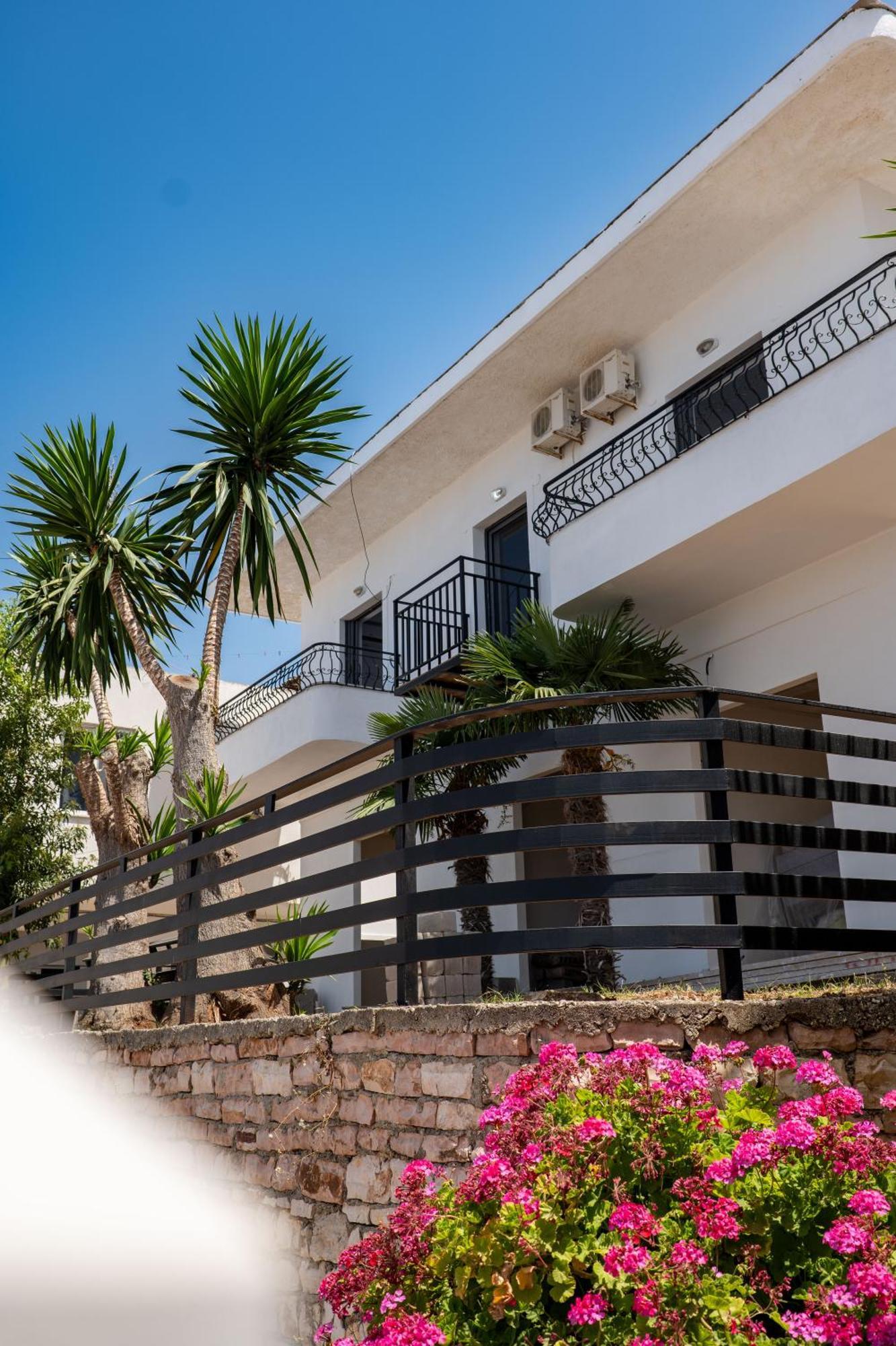 Sunset Aparthotel Sarandë Exterior foto